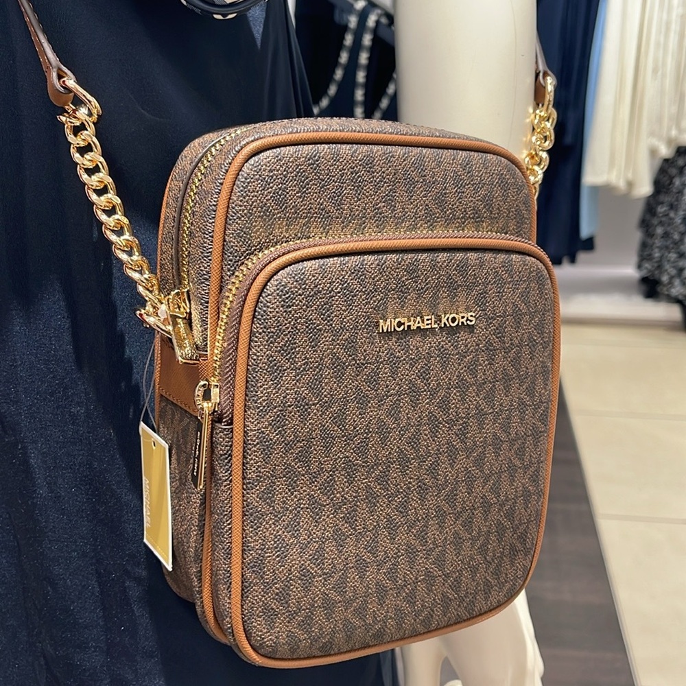 MICHAEL KORS Jet Set Travel Medium NS Logo Crossbody Flight Bag Messenger 
Brown